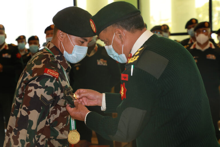 उपरथीको दज्र्यानी चिह्न अधिकारीलाई